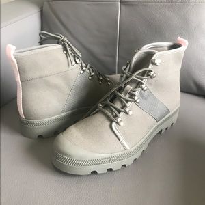 Boots brand new